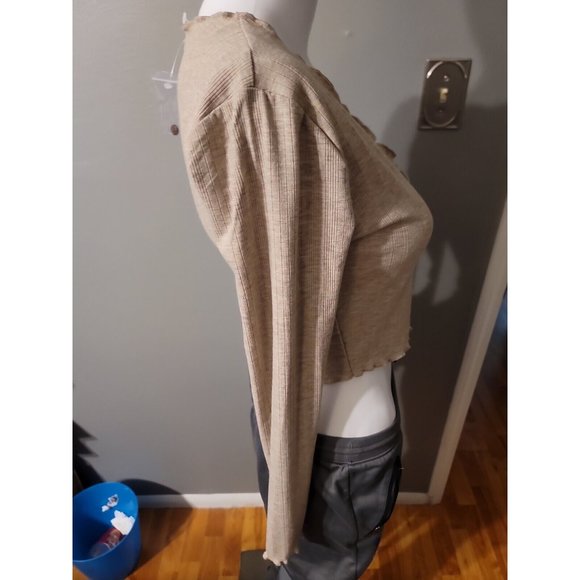 Bozzolo Beige Long Sleeve Button Up Crop Blouse Size S - Picture 4 of 5